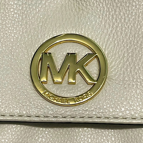 White Micheal Kors Shoulder Bag - Picture 3 of 7